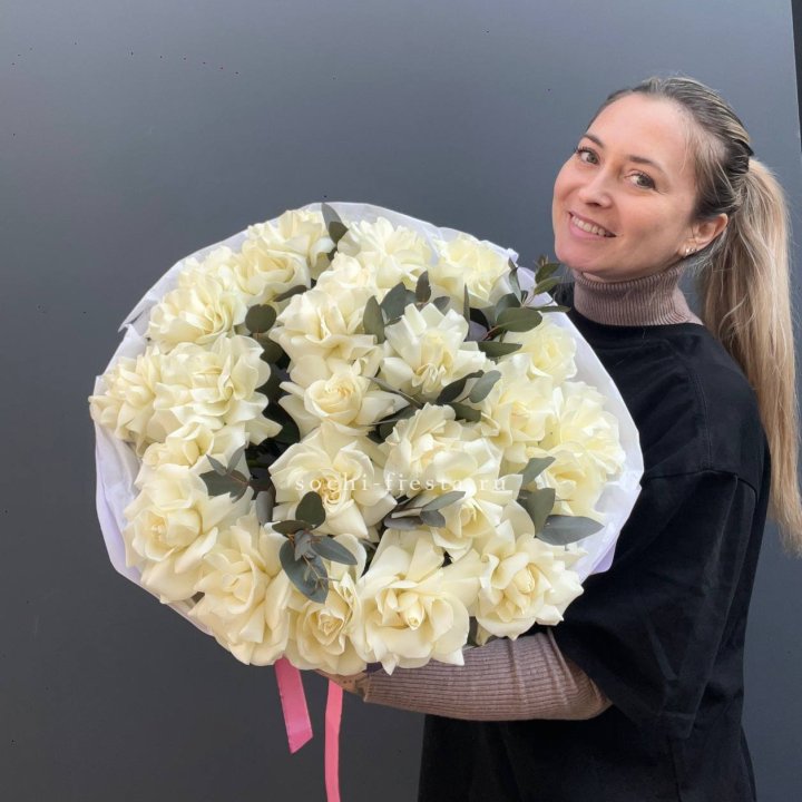 25 Белых французских роз Вайт найс в Костроме