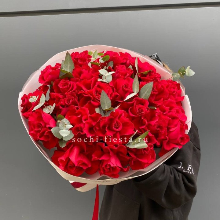 23 Красных французских роз в Костроме