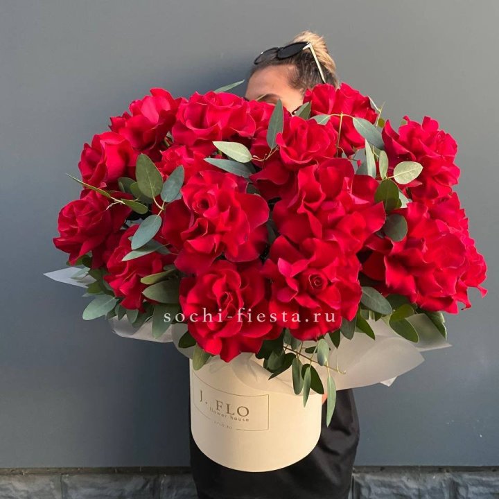 25 Французских красных роз в коробке в Костроме