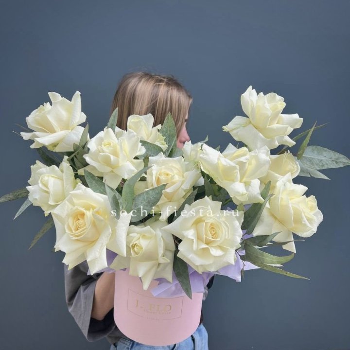 15 Французских роз в боксе в Костроме