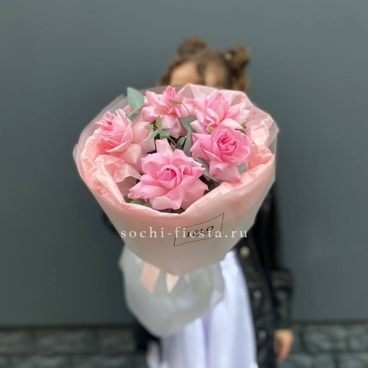 5 французских розовых роз  в Костроме