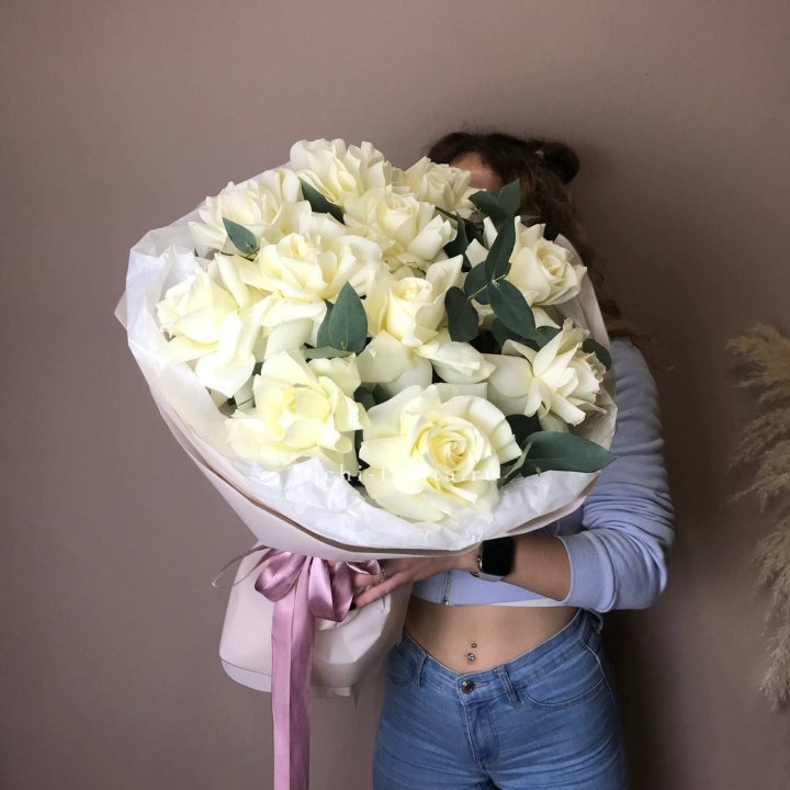 11 Белых французских роз "Вайт найс" в Костроме
