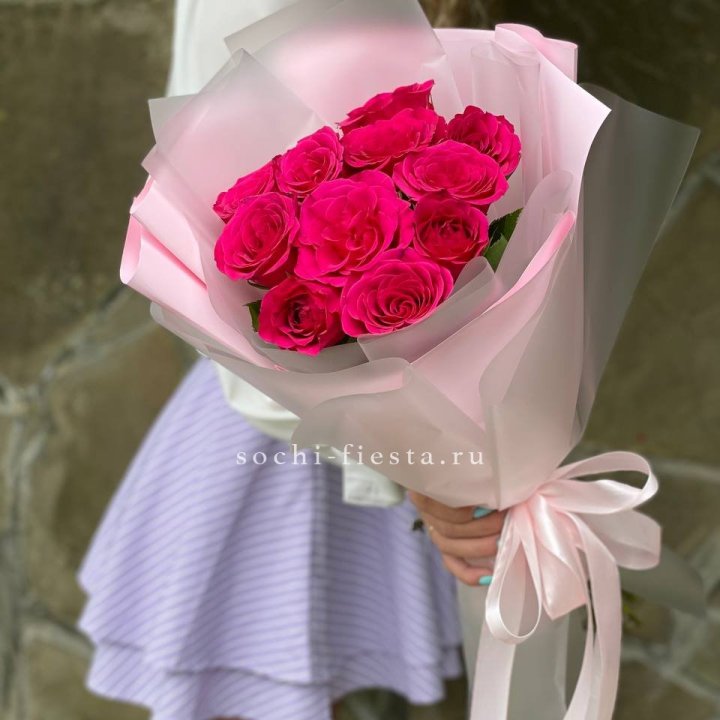 Букет алых роз в Костроме