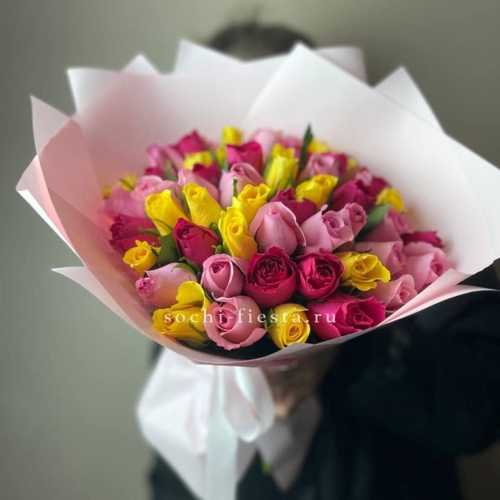 Букет из 51 розы Микс (Кения) в Костроме