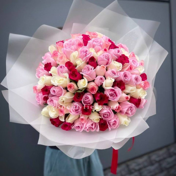 101 разноцветная роза "Карусель" в Костроме