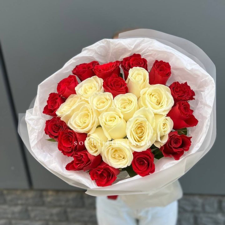 27 роз микс в Костроме