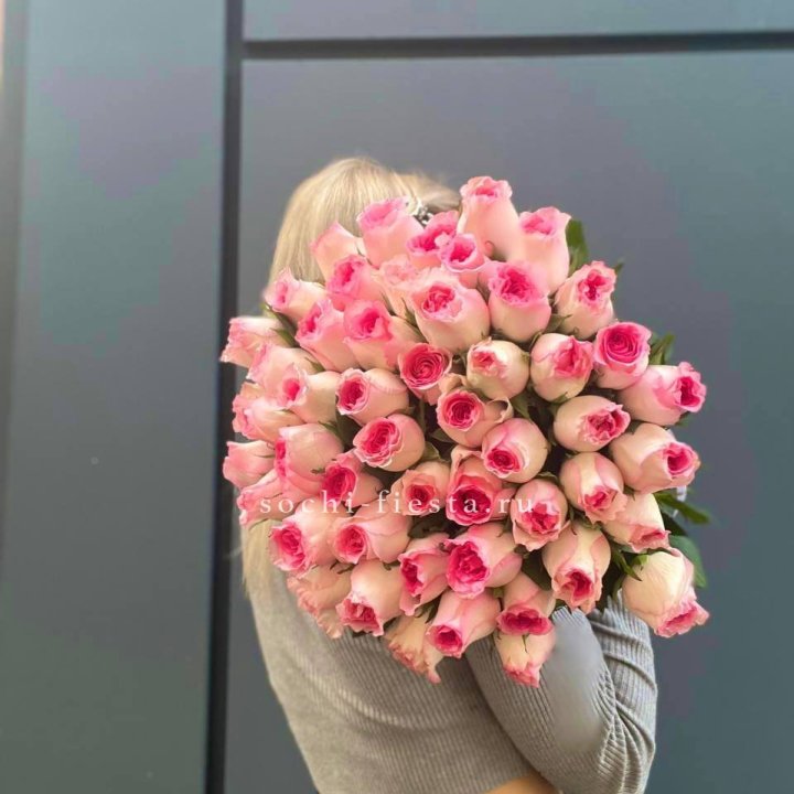 51 розовая роза в Костроме
