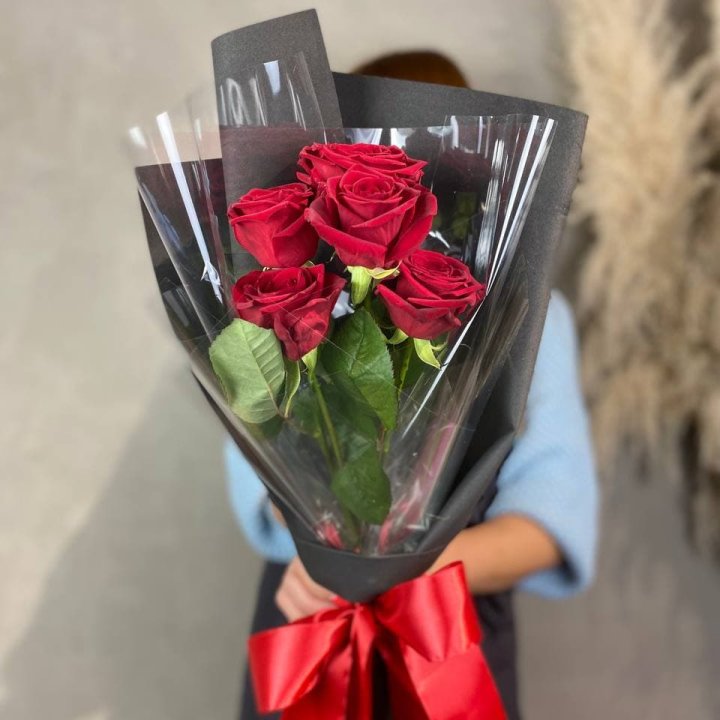 5 роз ред наоми в Костроме