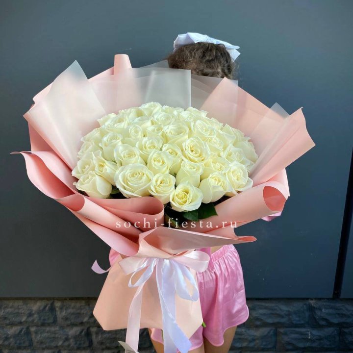 35 белых роз в Костроме
