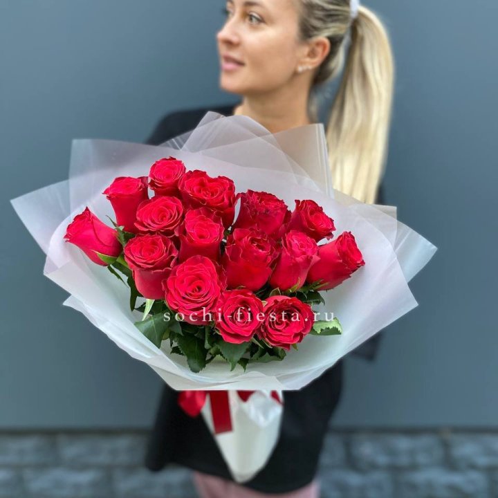 Букет из 15 красных роз  в Костроме