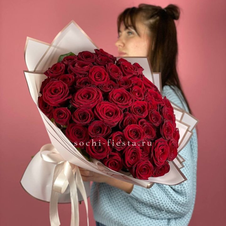 51 красная роза "Лавели" в Костроме