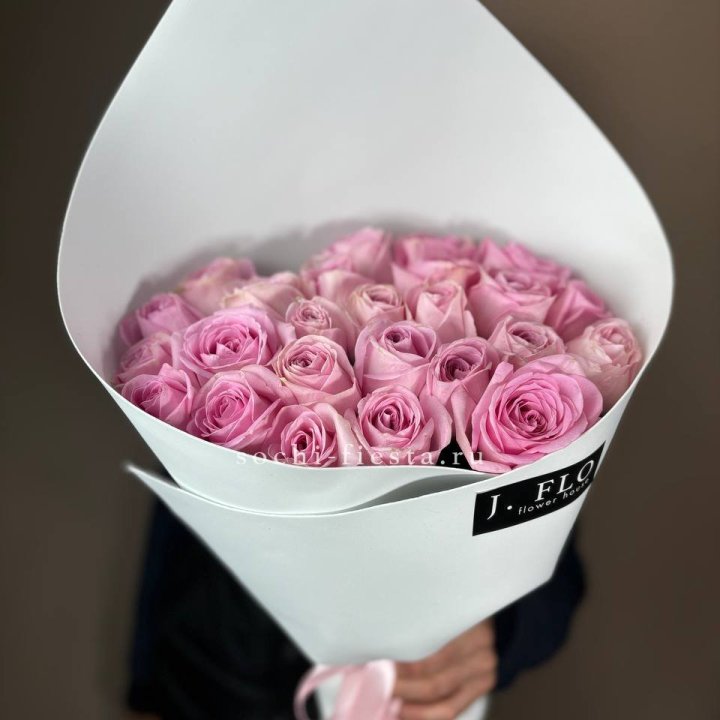 25 розовых роз в Костроме