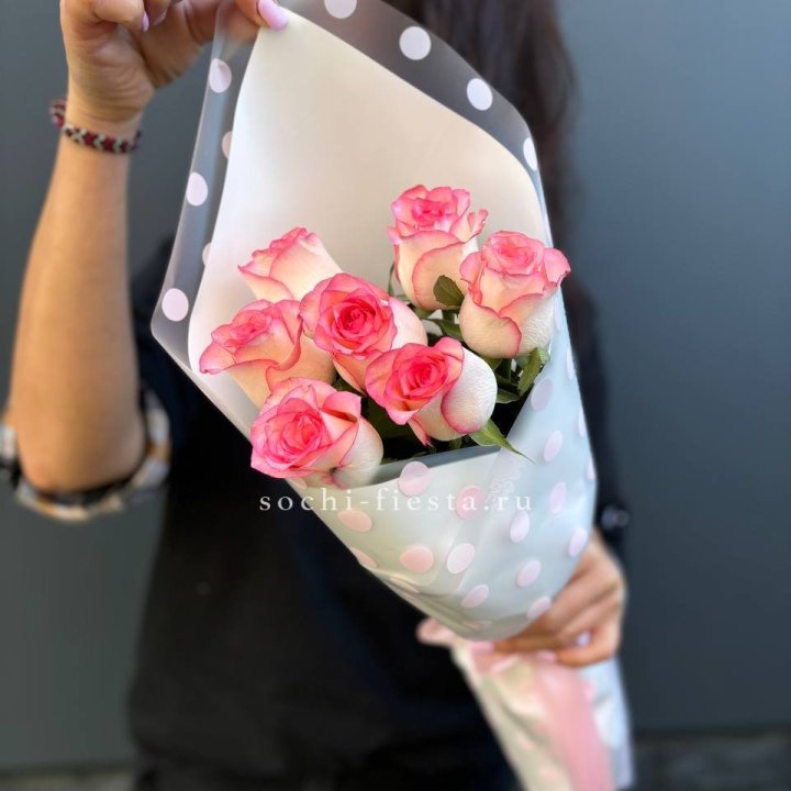 7 роз "Джумилия" в Костроме