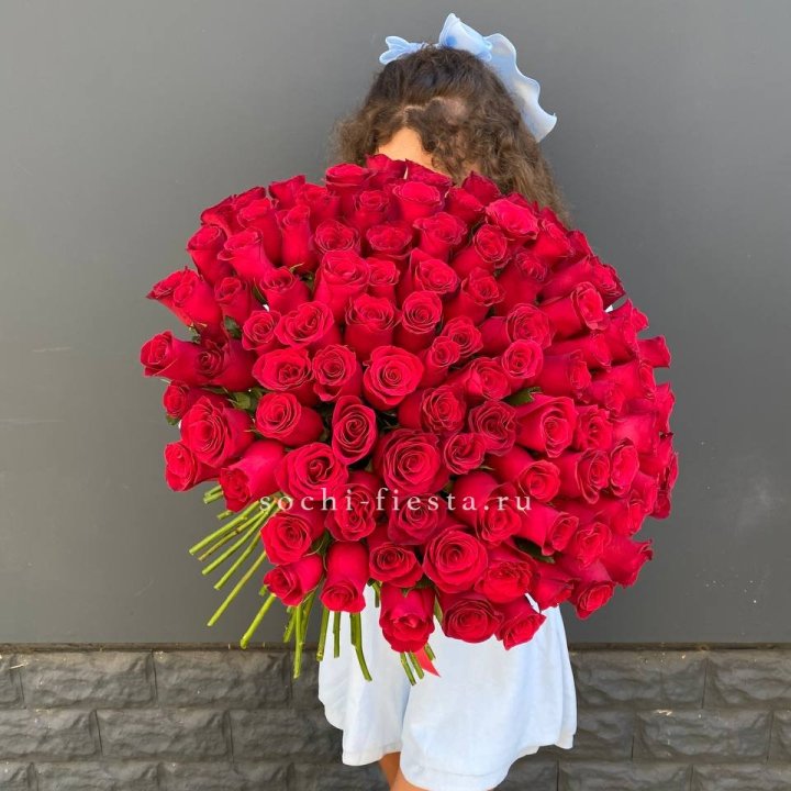 101 красная роза в Костроме
