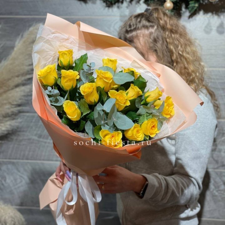 15 желтых роз в Костроме