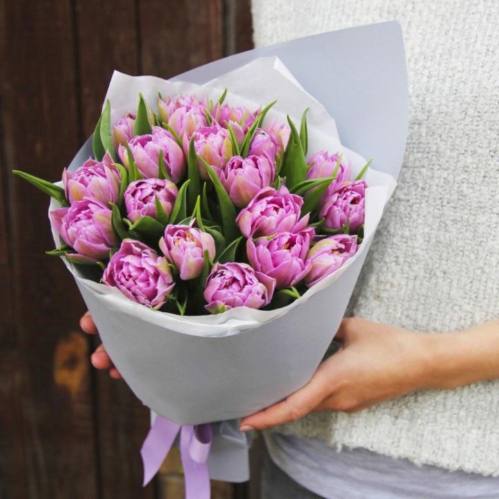 Букет пионовидных тюльпанов в Костроме