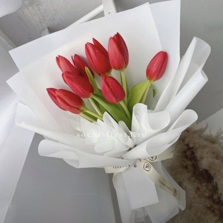 Букет красных тюльпанов в Костроме