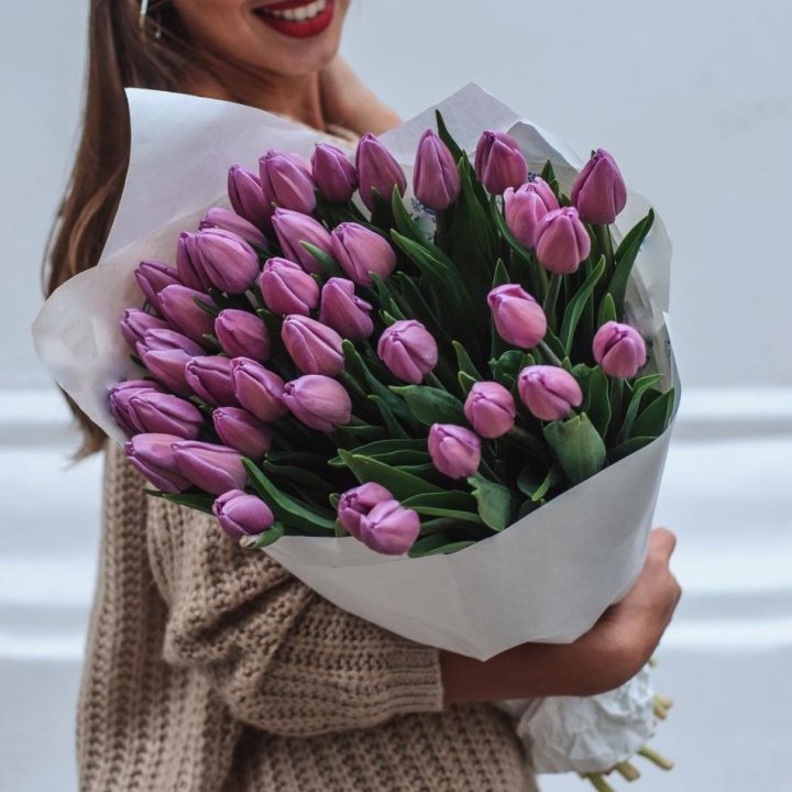 39 сиреневых тюльпанов в Костроме